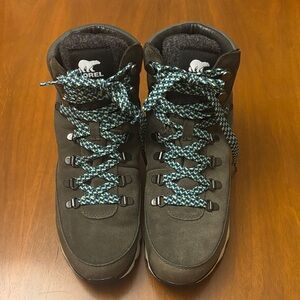 Sorel Women's Green Hiking Boots with Teal Patterned Laces
